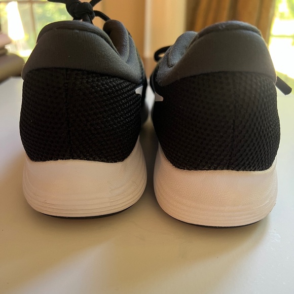 Nike Downshifter Black and White Size 8.5 - Picture 3 of 6